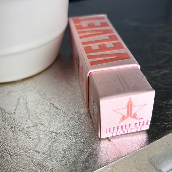 Jeffree Star Velvet Trap Red Affair Electric Red Matte Lipstick New In Box - Picture 8 of 8